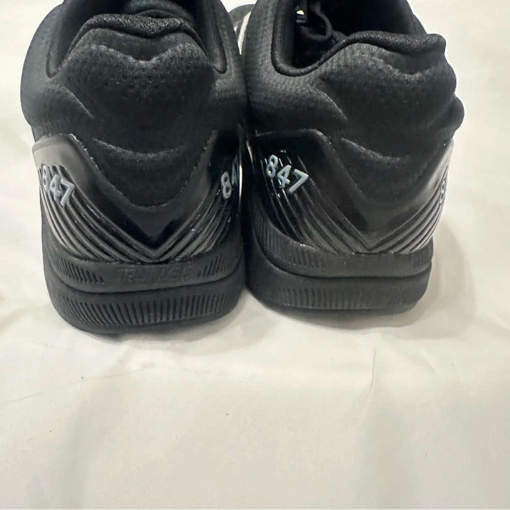 New Balance Men’s 847 v4 Black Mesh Walking Sneakers Size 9